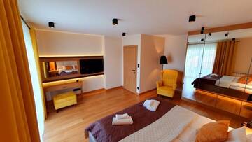 Фото номера Вилла Делюкс Виллы West Guest House г. Klaudyn 41