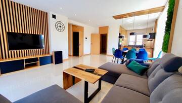 Фото номера Вилла Делюкс Виллы West Guest House г. Klaudyn 35